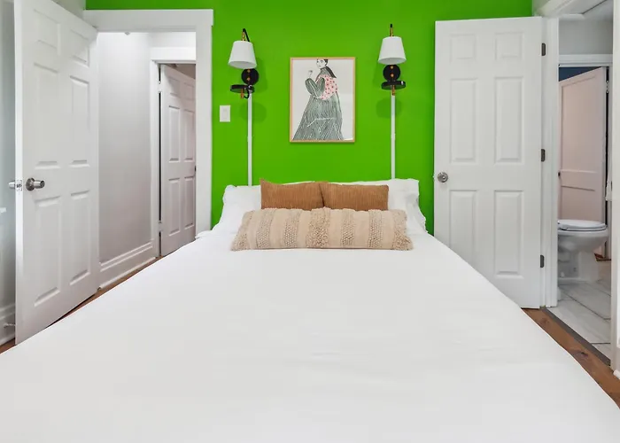 Charming Remodeled 3-br Near Attractions Holiday home Pittsburgh